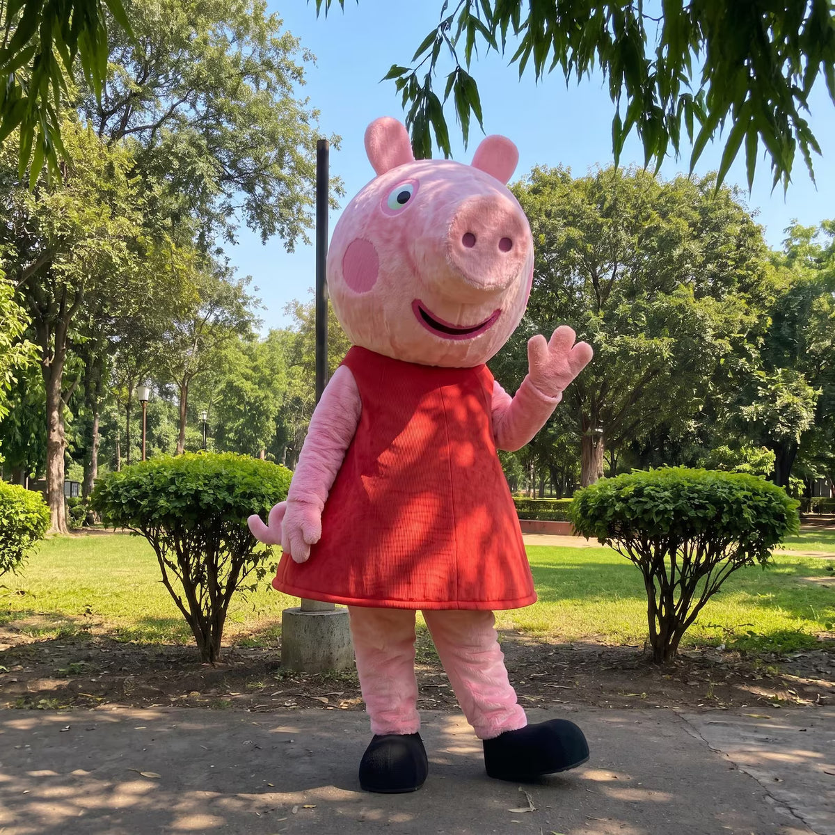Classic Peppa Pig Mascot Costume – Waving Cartoon Character Outfit for Parties & Events